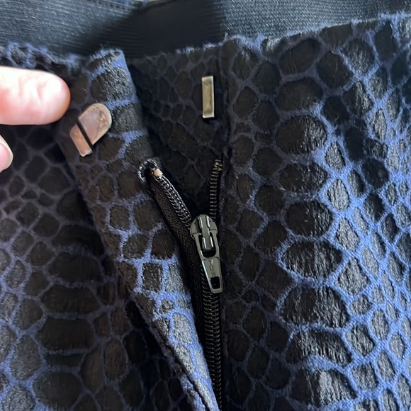 Alfani black blue printed snake pants 10 - Picture 3 of 7